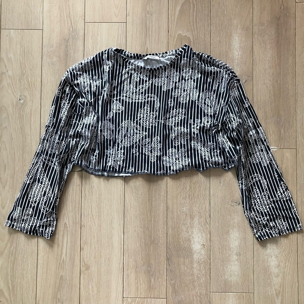 Zara Floral Print Stripe Cropped Long Sleeve Top in Navy & White Size M